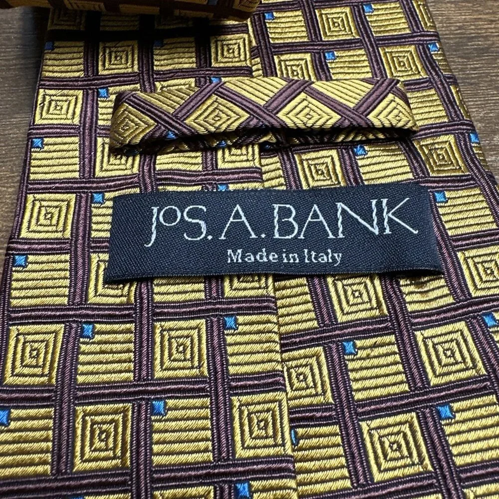Jos A Bank  Mens Silk Tie ‎ Made in Italy Gold Blue Brown Geometric Necktie